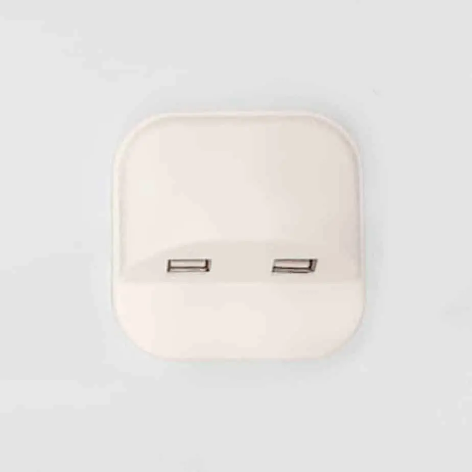 Pair of dual USB connection